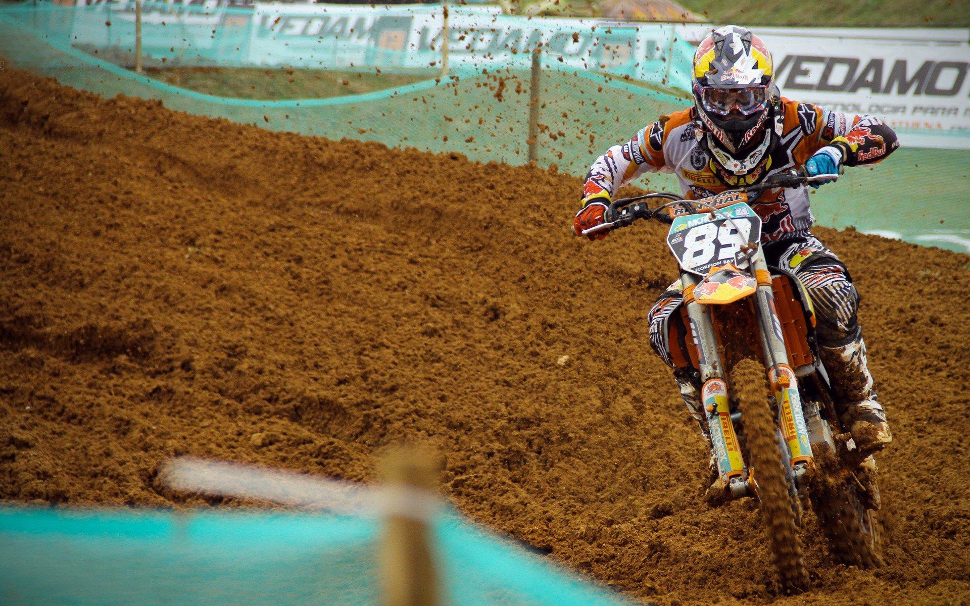 巴拉克犀利点评,诺伊尔出击迟疑致失球,廷贝尔关键进球折射门将决策困境