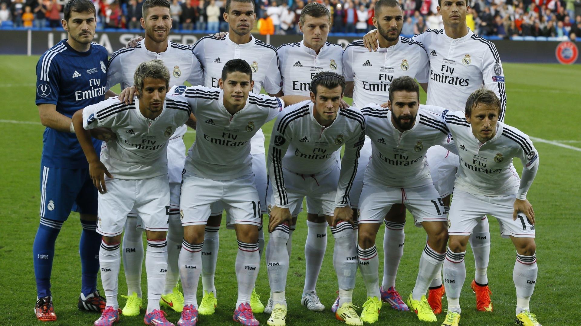 国足战日本前最后一练藏玄机 橄榄球战术演练引关注